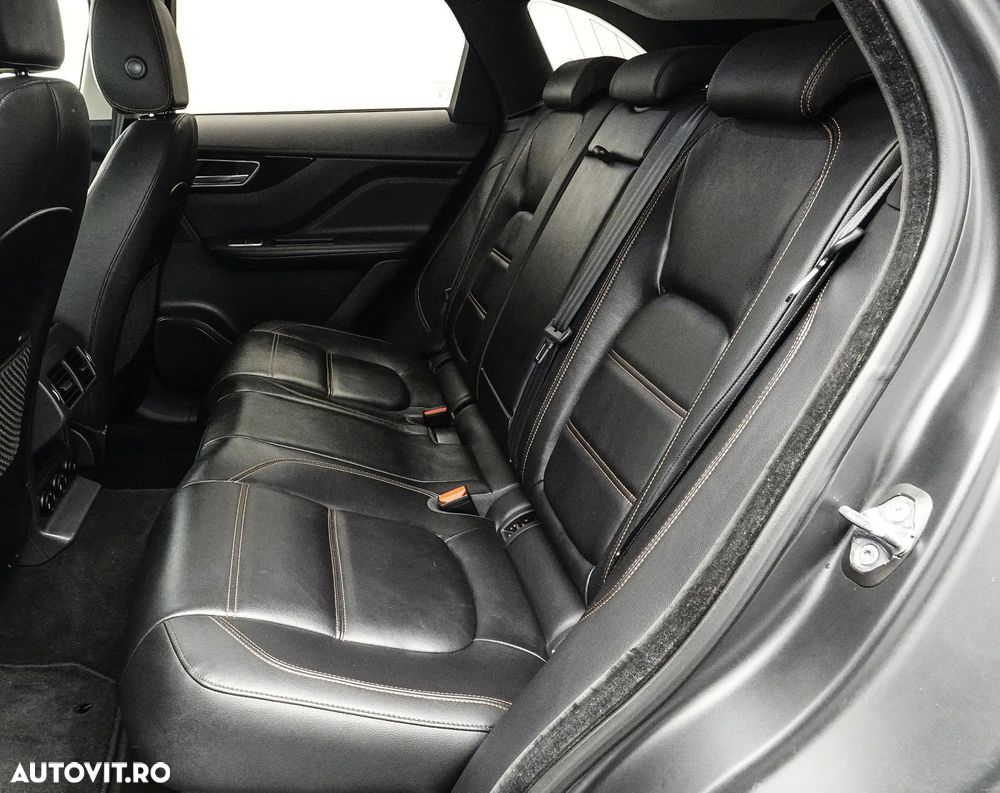 Jaguar F-Pace 20d AWD Pure - 16