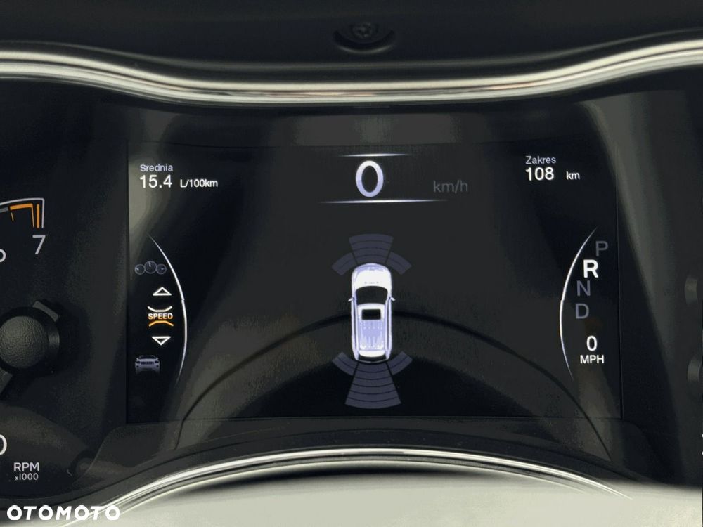 Jeep Grand Cherokee - 33