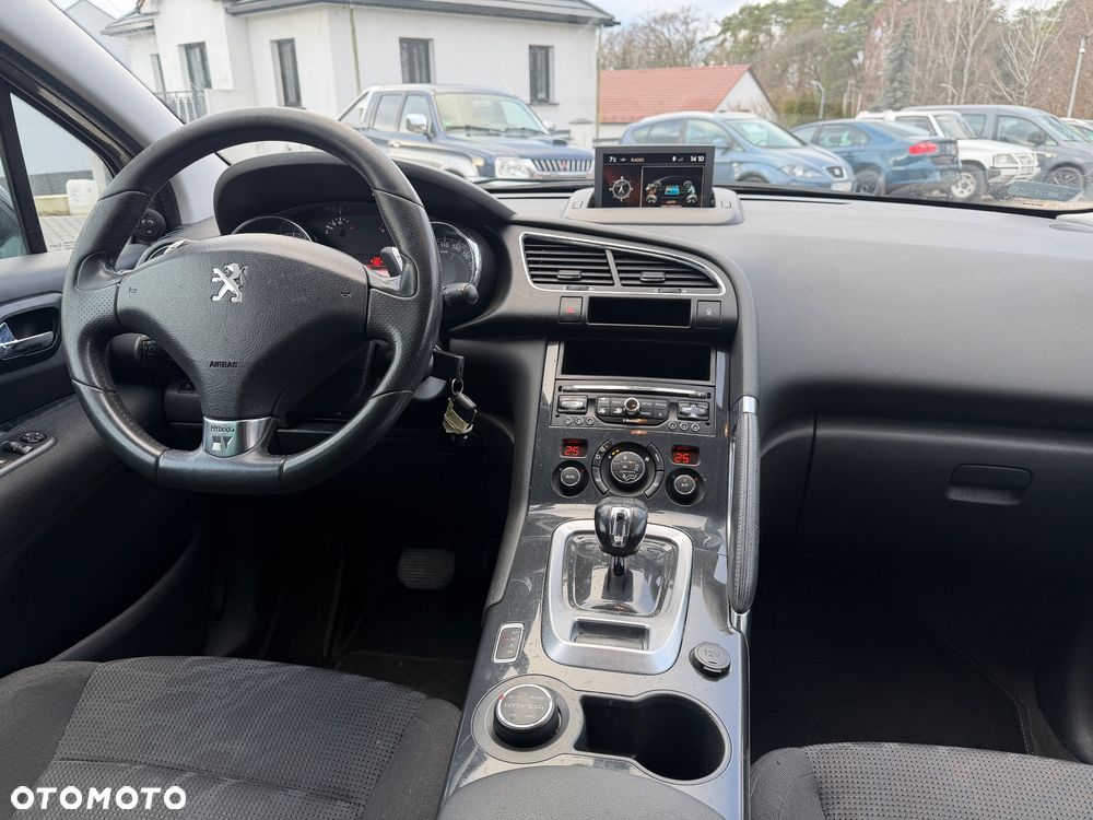 Peugeot 3008 Hybrid4 - 9