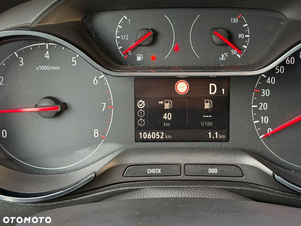 Opel Crossland X 1.2 T Design Line S&S - 11