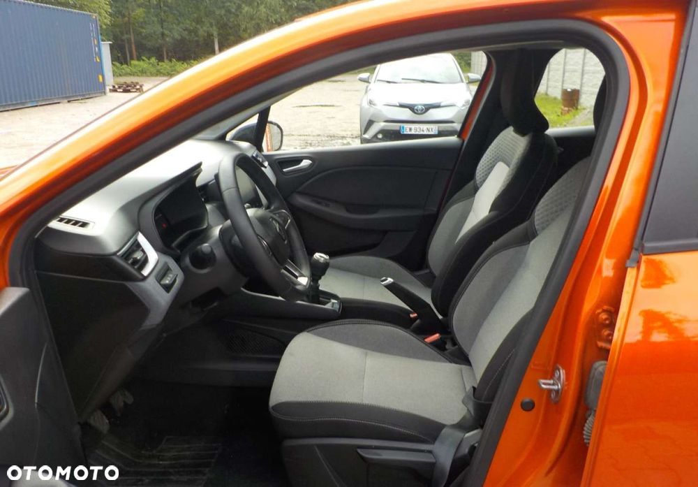 Renault Clio - 26