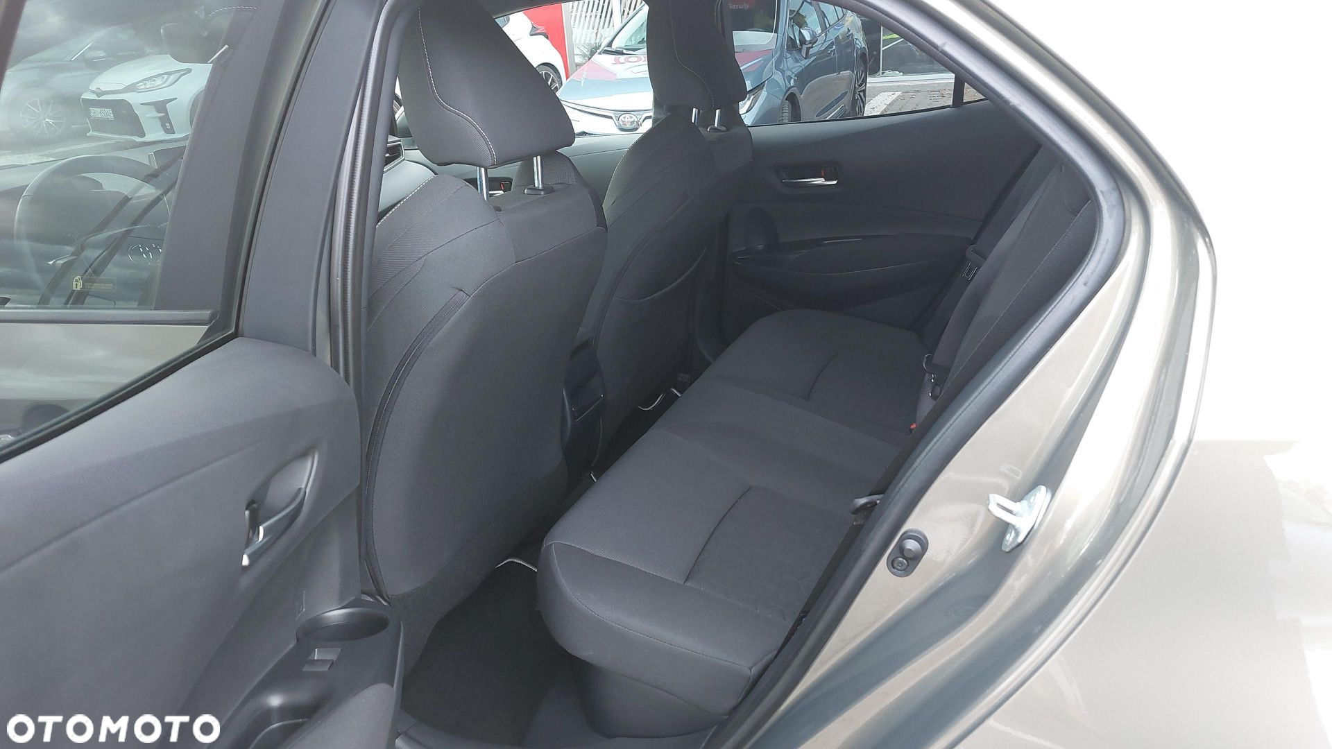 Toyota Corolla 2.0 Hybrid Comfort - 17