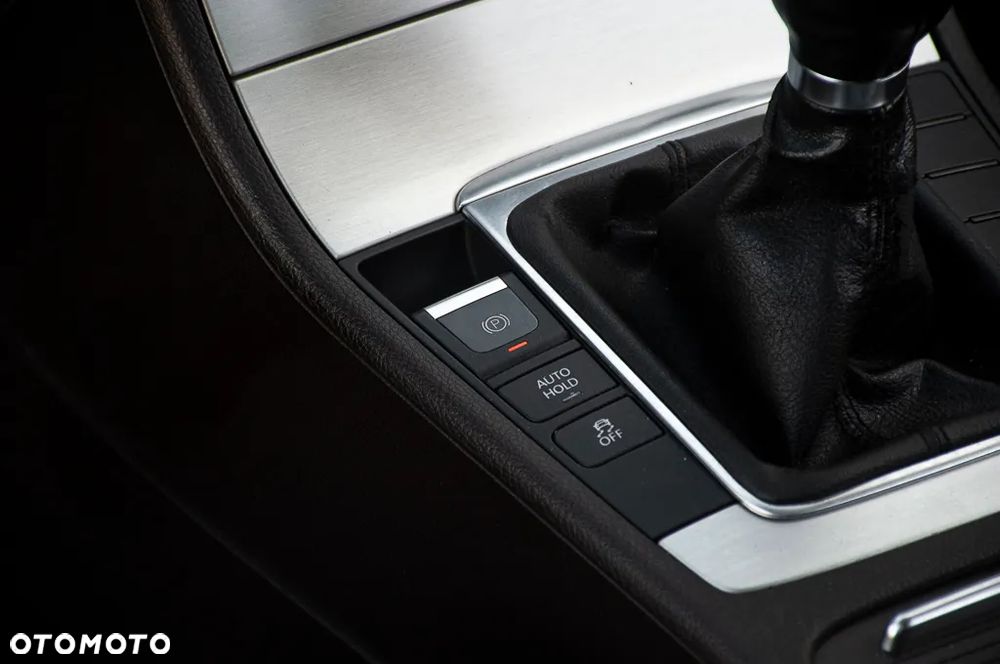 Volkswagen Passat 1.8 TSI Exclusive - 34