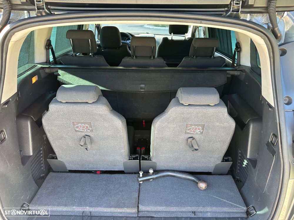 Peugeot 5008 1.6 E-HDi 7L Allure 2-Tronic - 20
