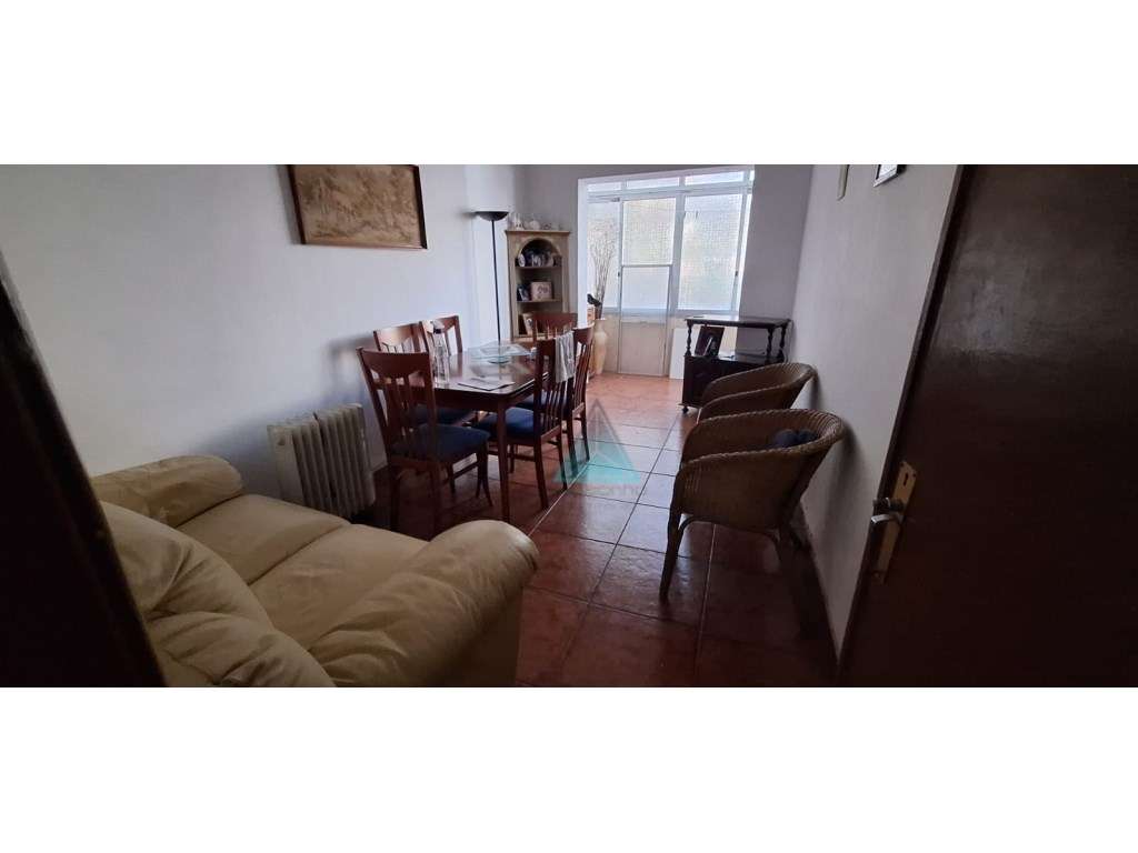 Apartamento T1 com logradouro de 35,40m2 Laranjeiro - Grande imagem: 2/5