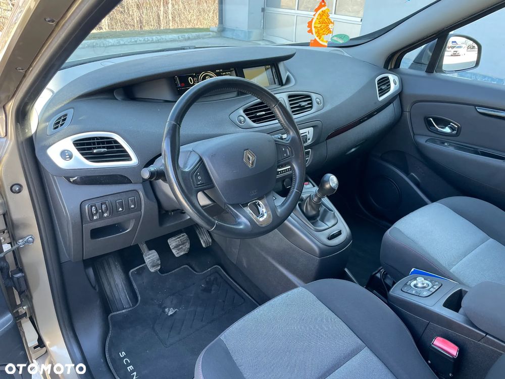 Renault Grand Scenic ENERGY TCe 130 S&S Paris - 17