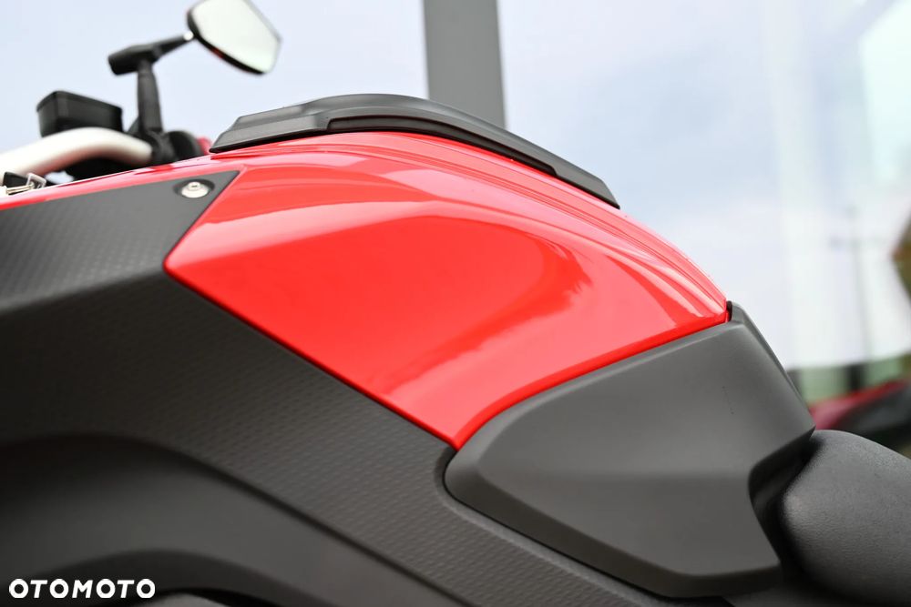 BMW XR - 19