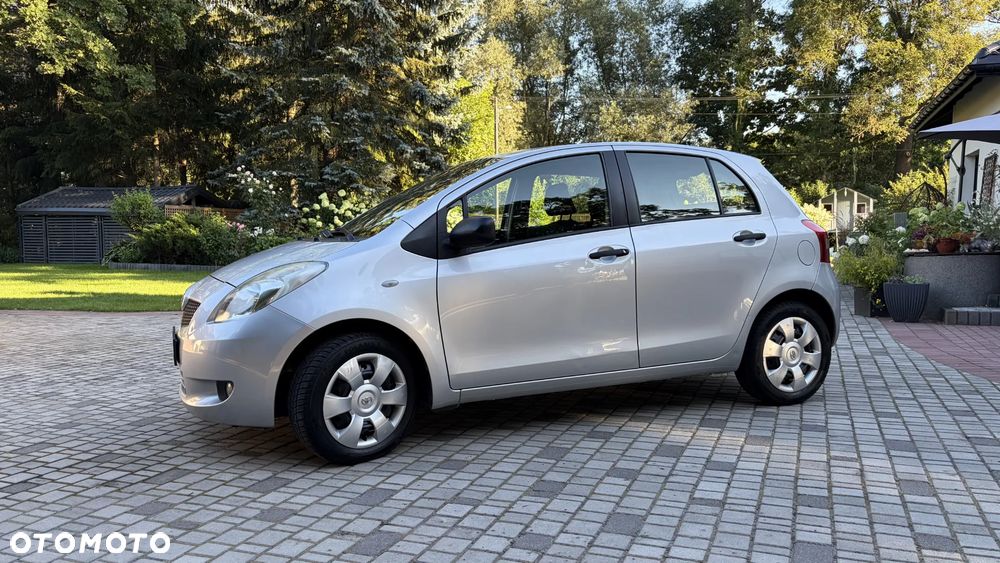 Toyota Yaris 1.3 Luna A/C - 6