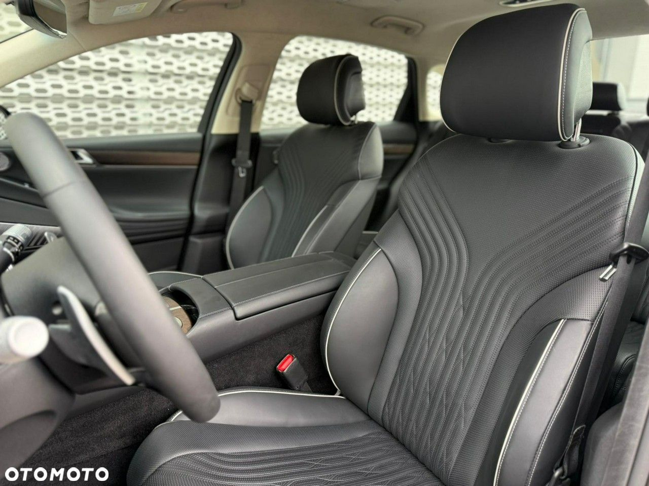 Genesis G80 - 8