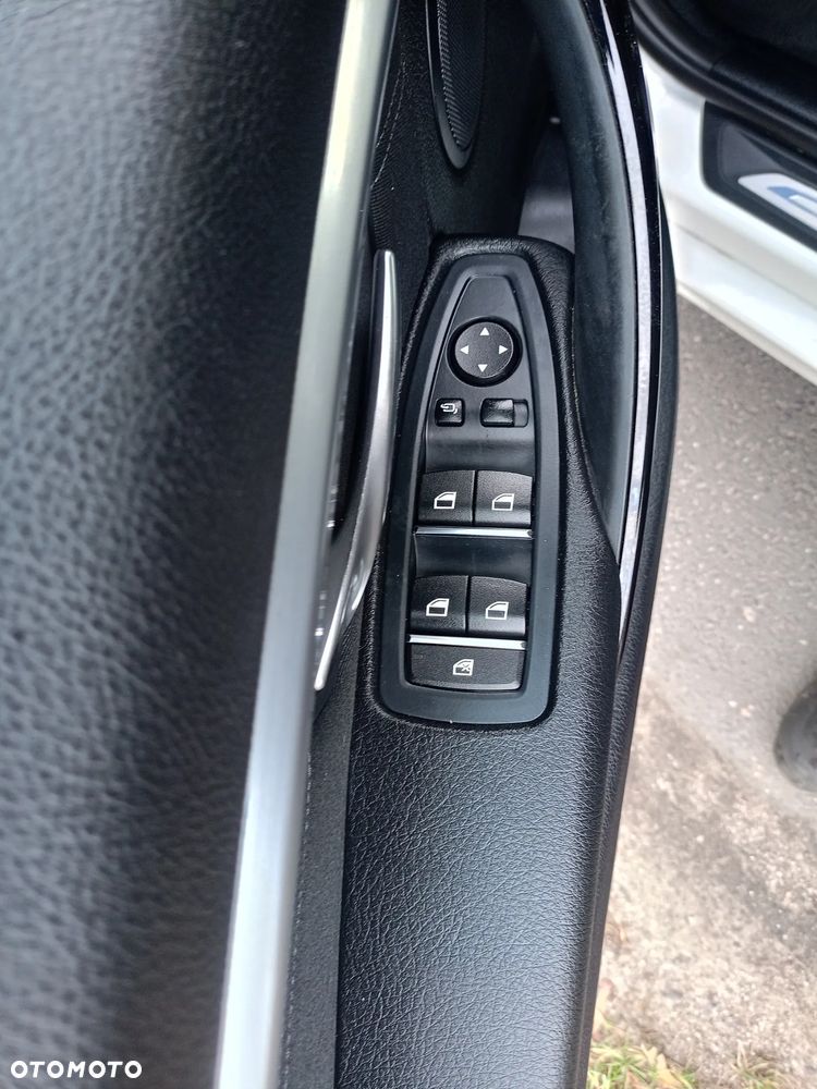 BMW Seria 3 318i Advantage - 22