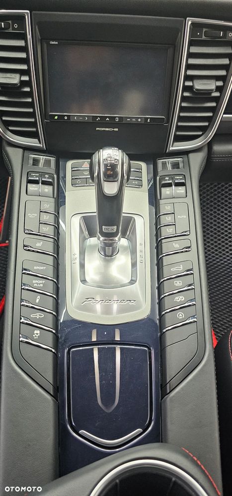 Porsche Panamera GTS PDK - 7