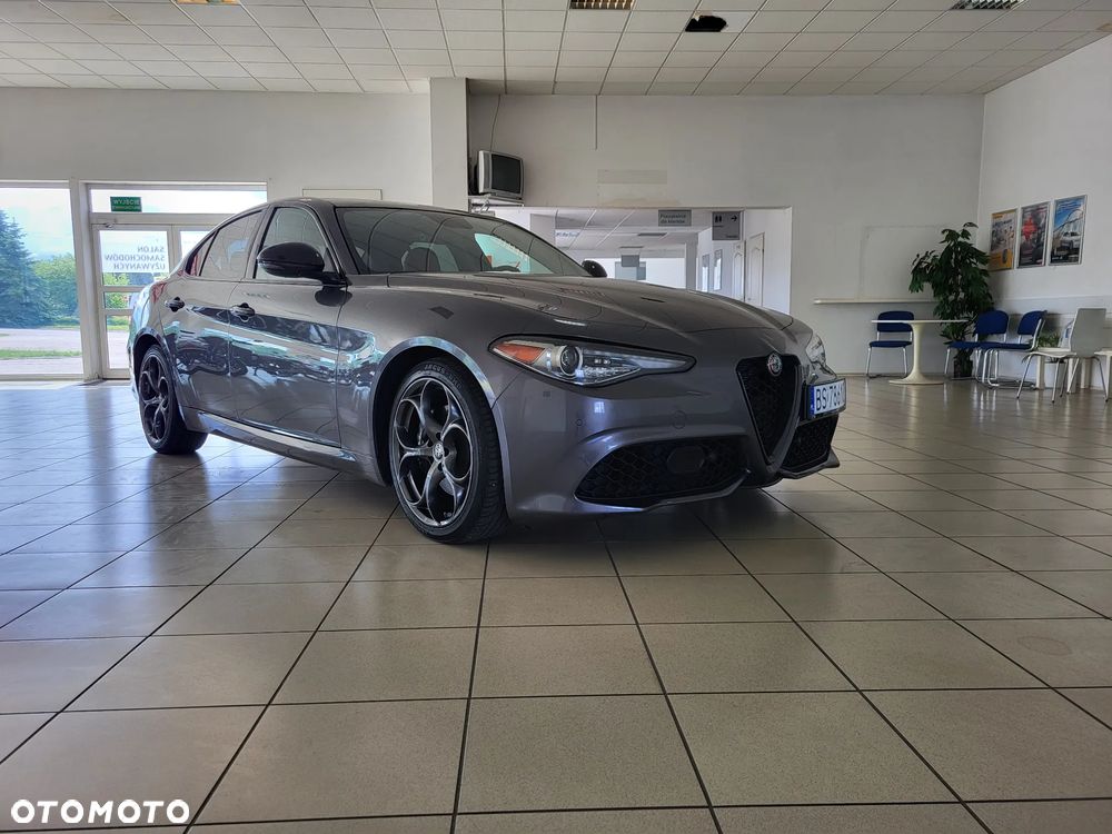 Alfa Romeo Giulia 2.0 Turbo 16V AT8-Q4 Ti - 12