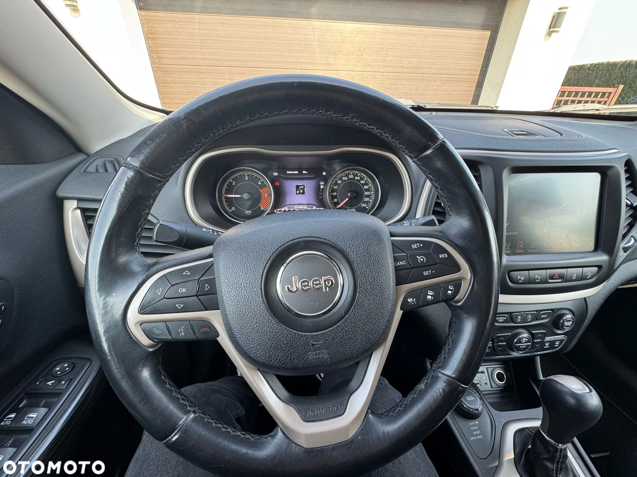 Jeep Cherokee - 15