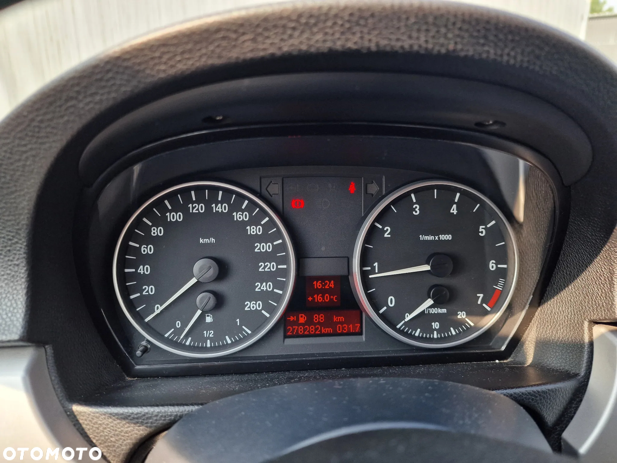 BMW Seria 3 320i - 7