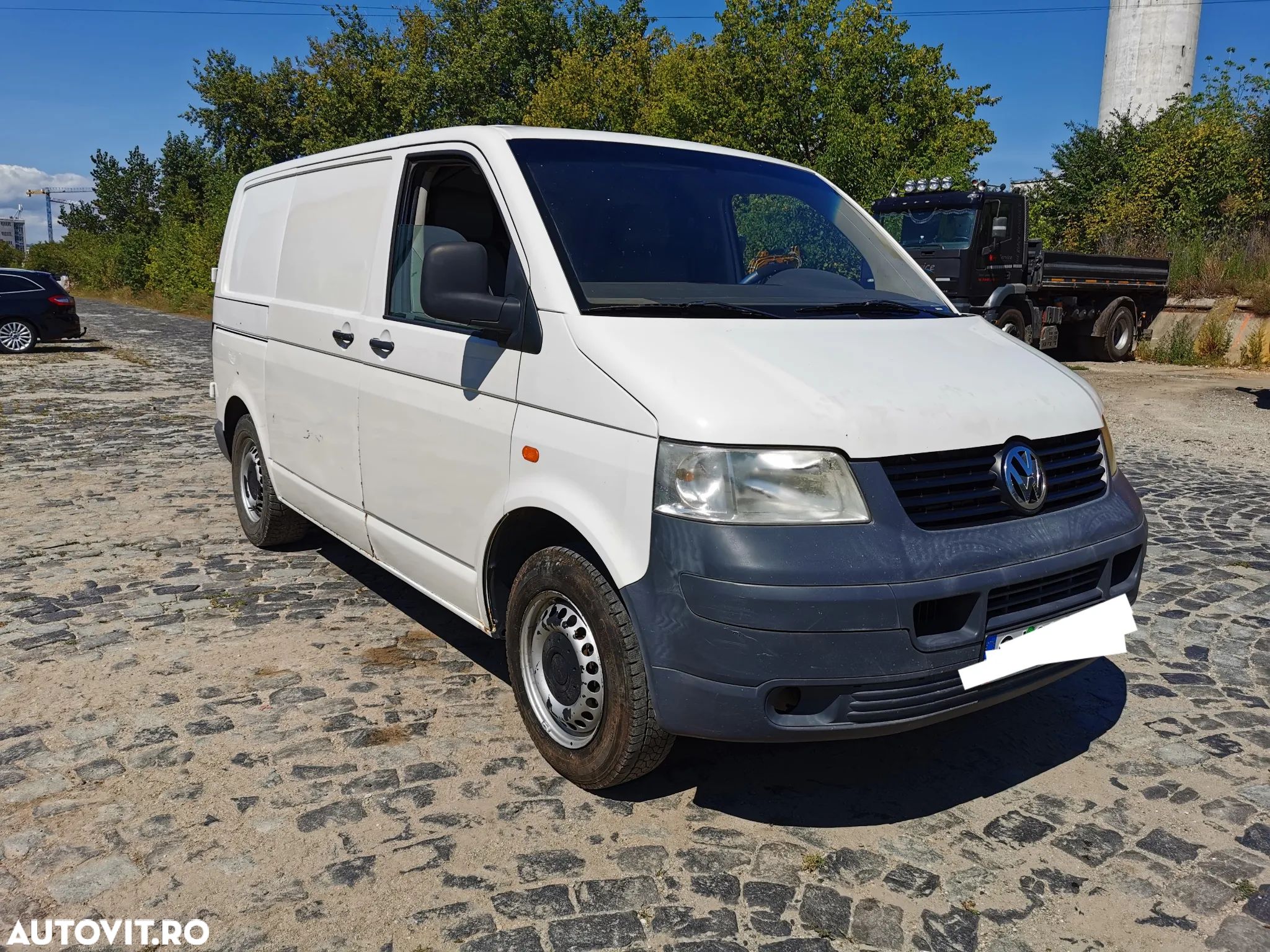 Volkswagen Transporter - 1