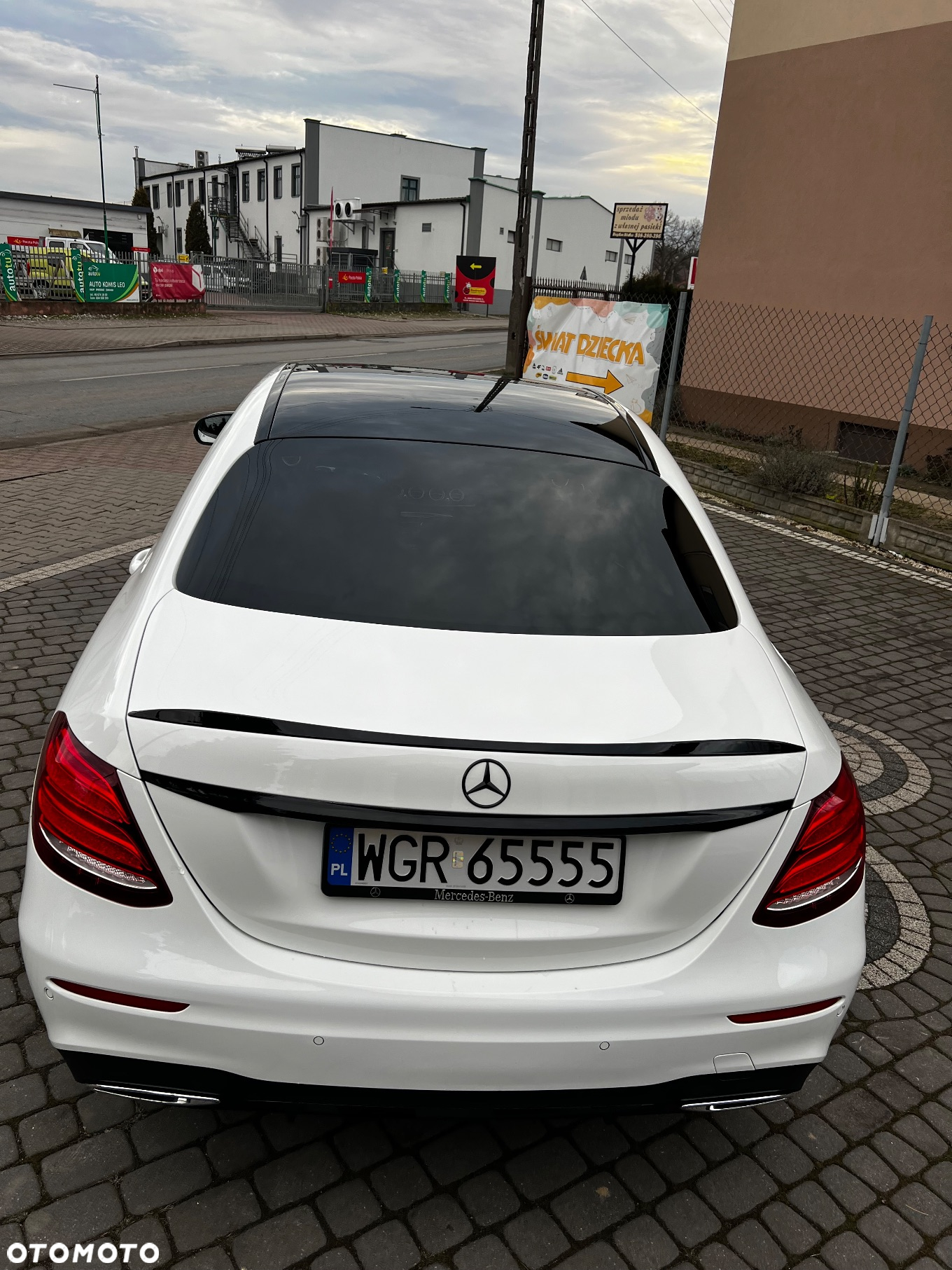 Mercedes-Benz Klasa E 220 d 4-Matic 9G-TRONIC - 16