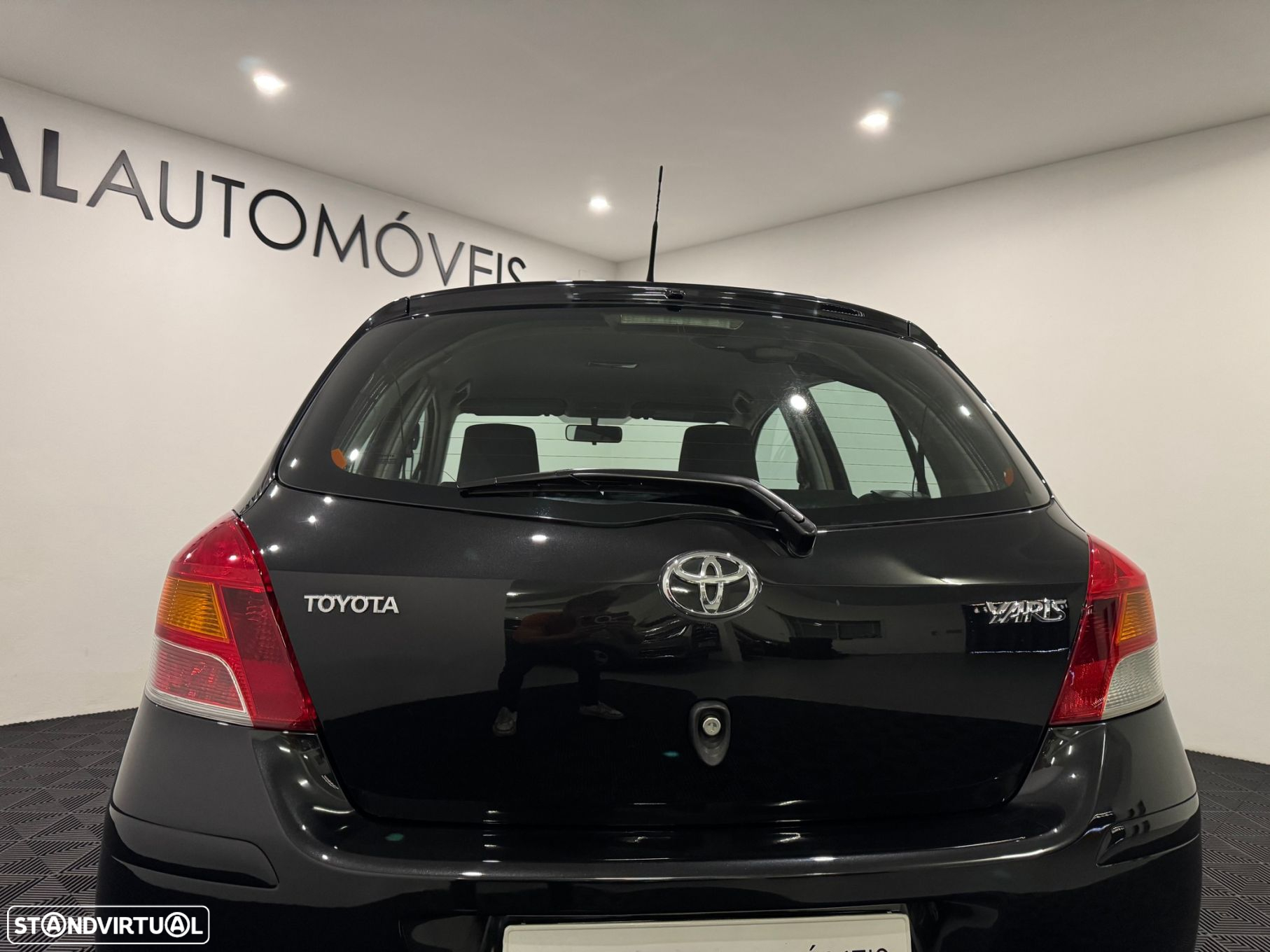 Toyota Yaris 1.0 VVT-i AC - 18