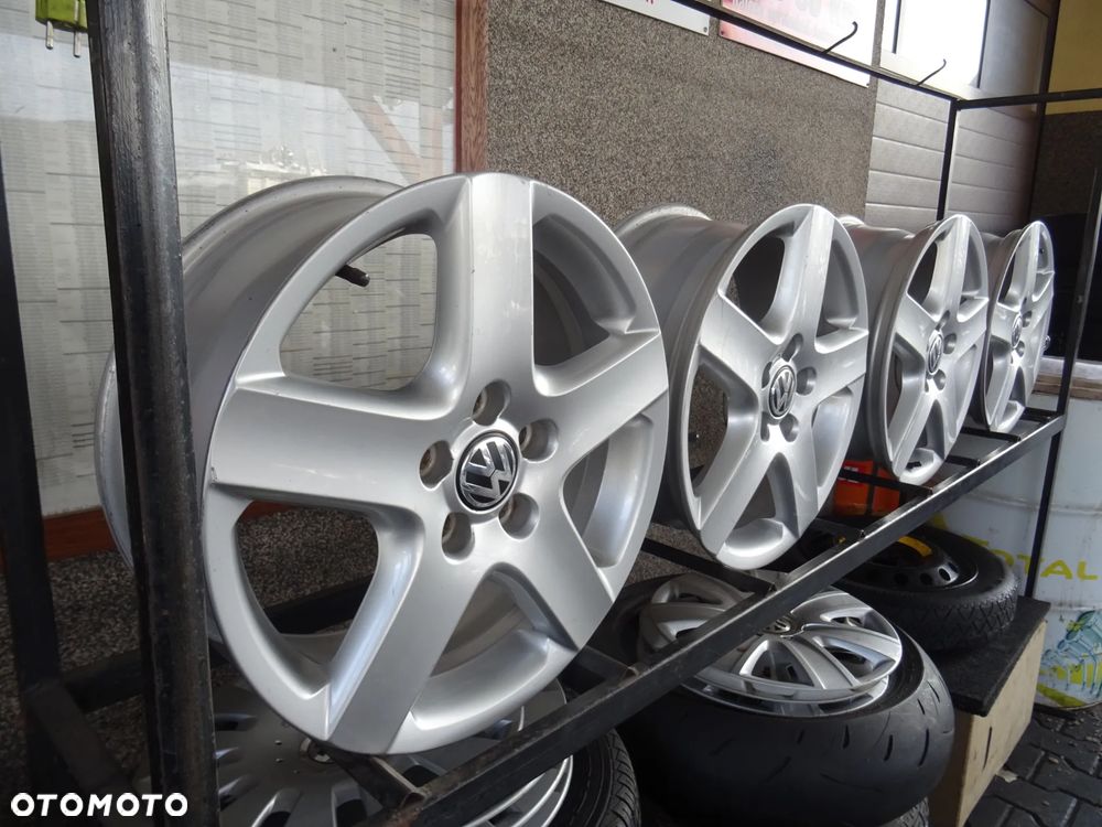 5x112x57 7Jx17 ET55 Oryginalne felgi VOLKSWAGEN - 1