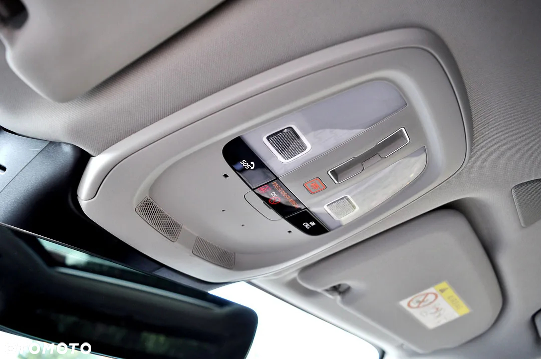 Volvo XC 60 B4 D Geartronic Momentum Pro - 32