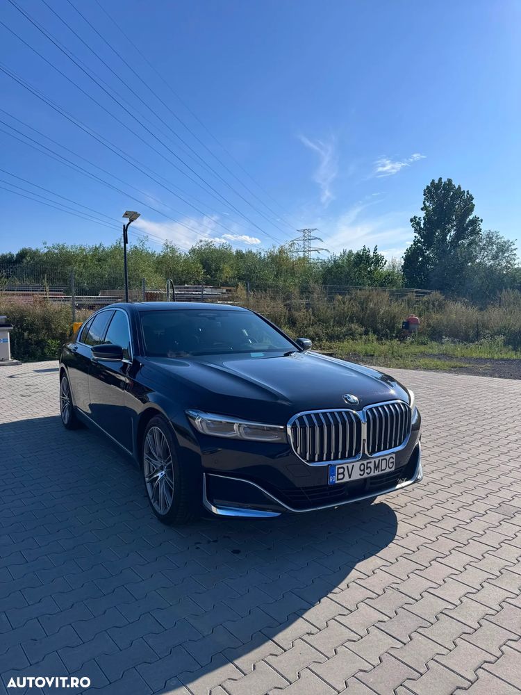 BMW Seria 7 745e - 2