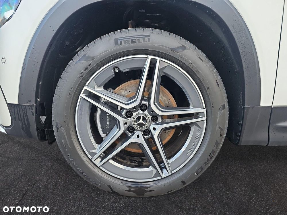 Mercedes-Benz GLB - 9