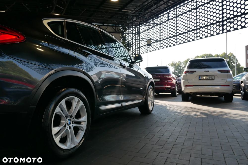 BMW X4 xDrive20i xLine - 32