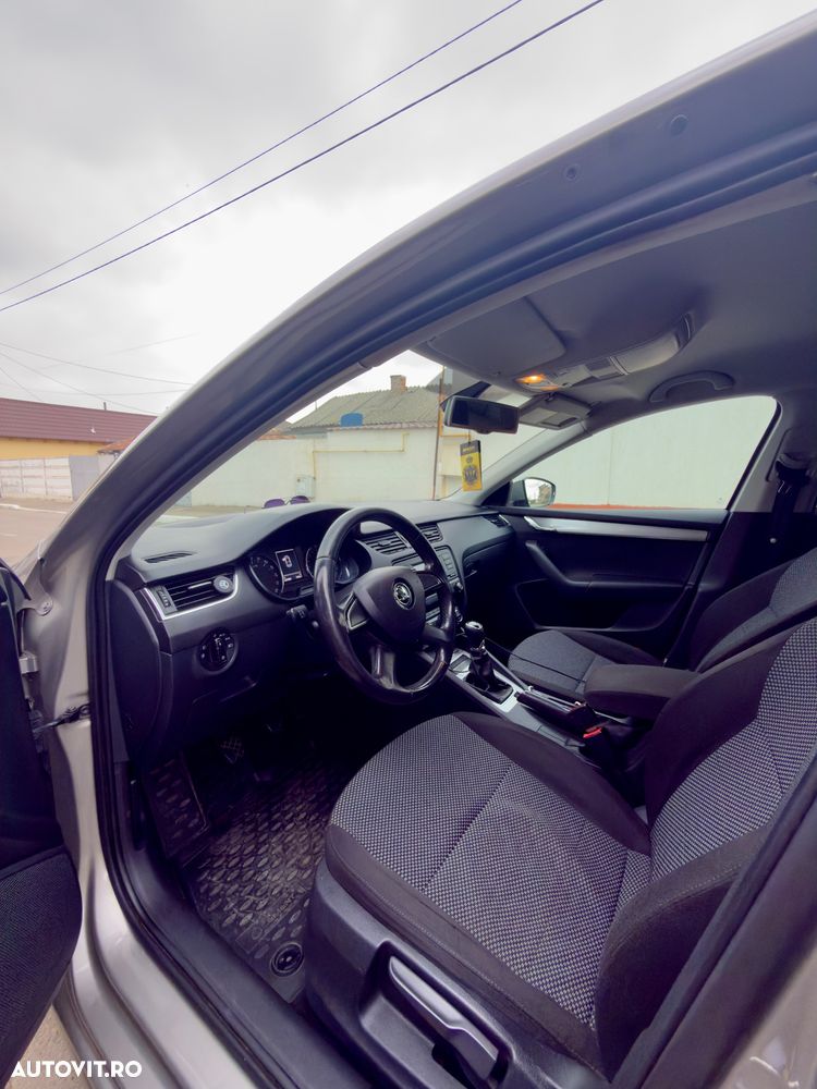 Skoda Octavia 1.6 TDI Active - 6