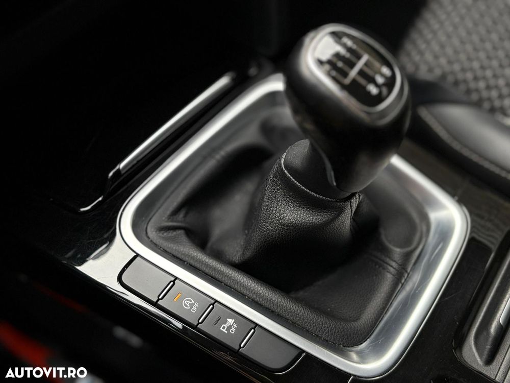 Kia Ceed - 11