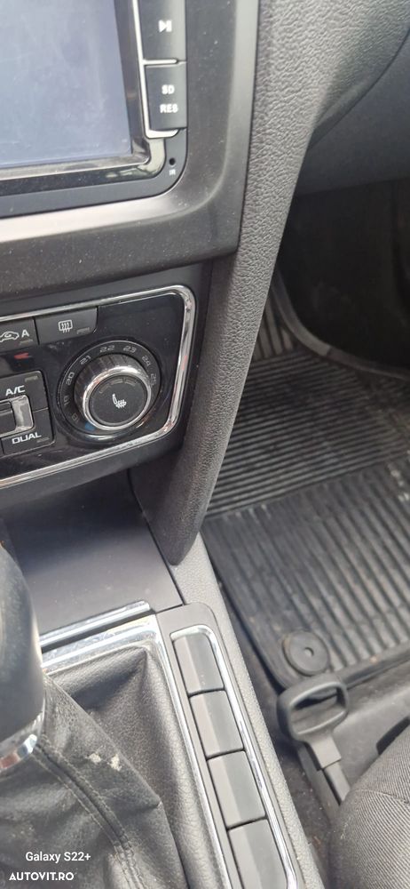 Skoda Superb 2.0 TDI PD Comfort - 8