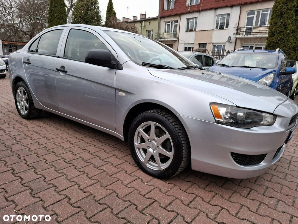 Mitsubishi Lancer - 7