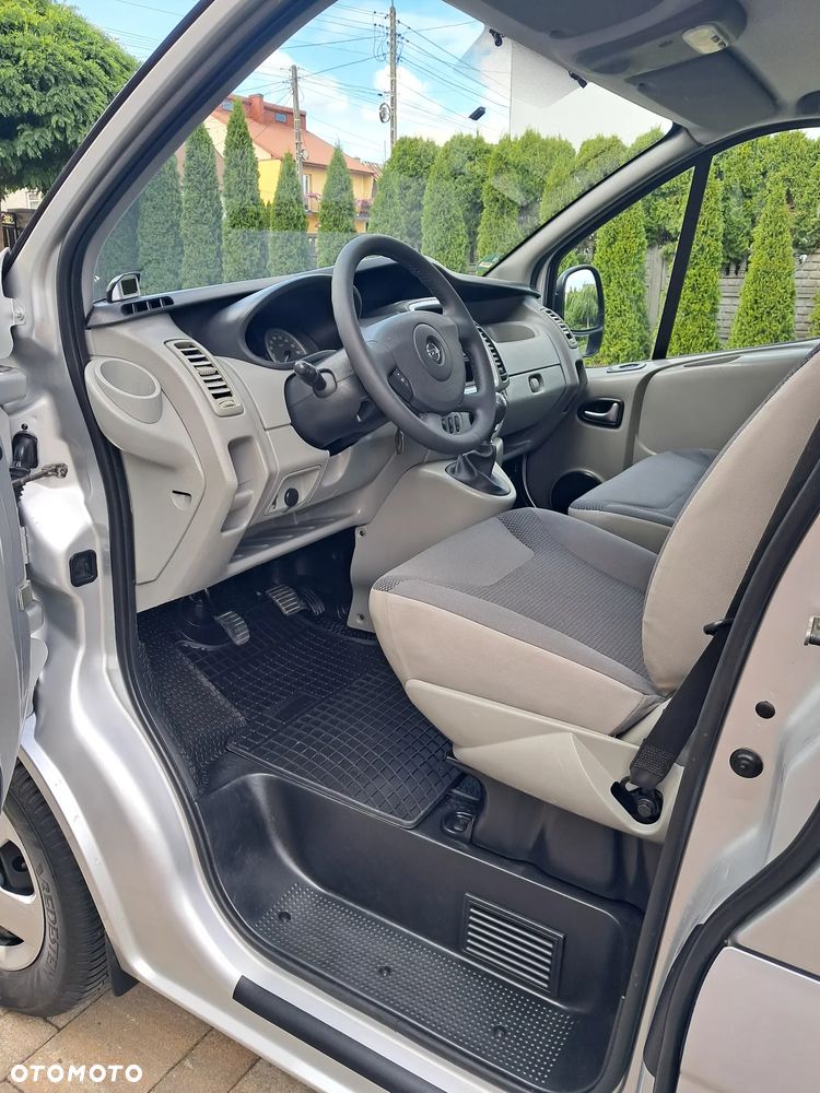 Opel Vivaro L2H1 2.9t - 7