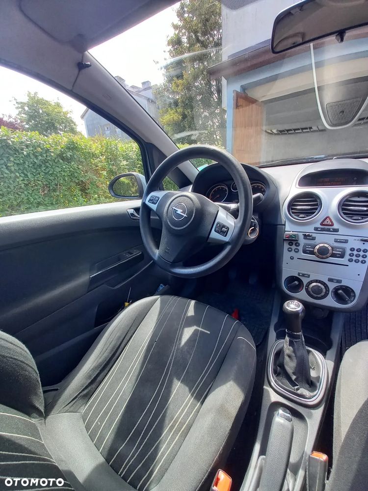 Opel Corsa 1.4 16V Color Edition - 4