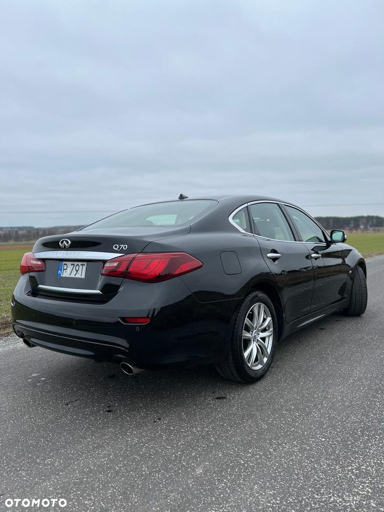 Infiniti Q70 - 7