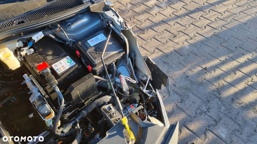 Peugeot 208 Elektromotor 136 GT Pack - 19