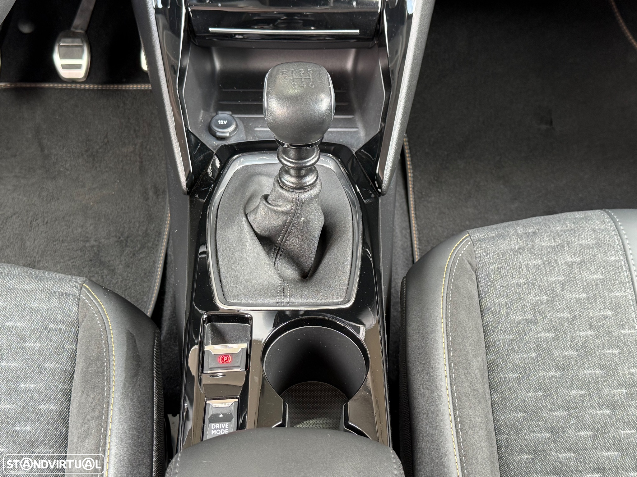 Peugeot 208 1.2 PureTech Allure - 36