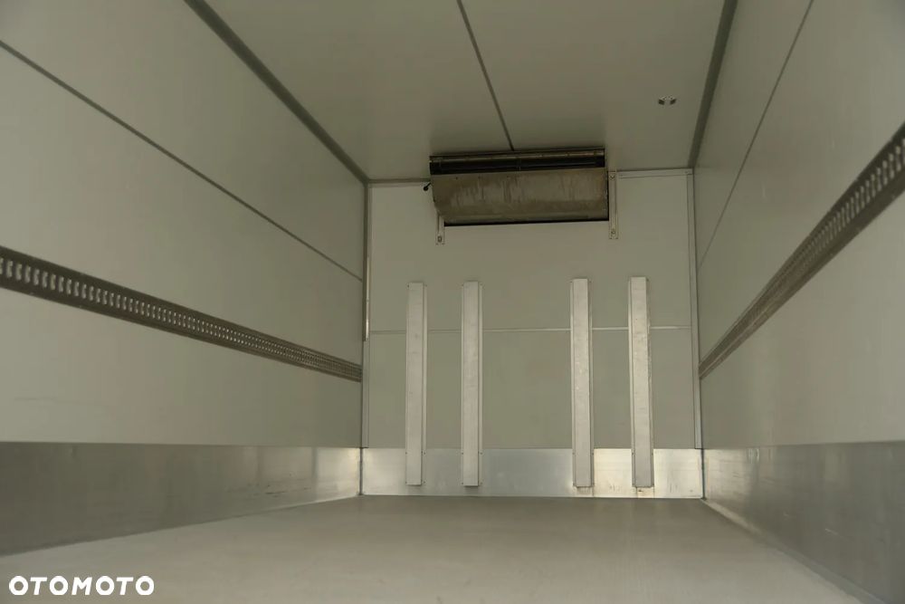 Scania P280///* 2022///* PRZEBIEG 165 TYŚ KM///* CHŁODNIA///* 18000KG///* THERMO KING///* WINDA///* BAR///* DŁ 7.30///* 18 EURO PALET///* KAMERA///* LEDY///* WAGA///* STAN JAK NOWA - 28