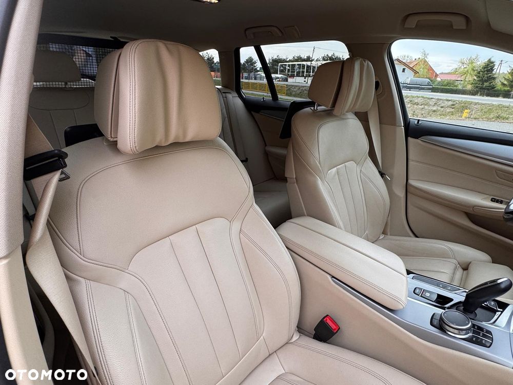 BMW Seria 5 520d xDrive - 18