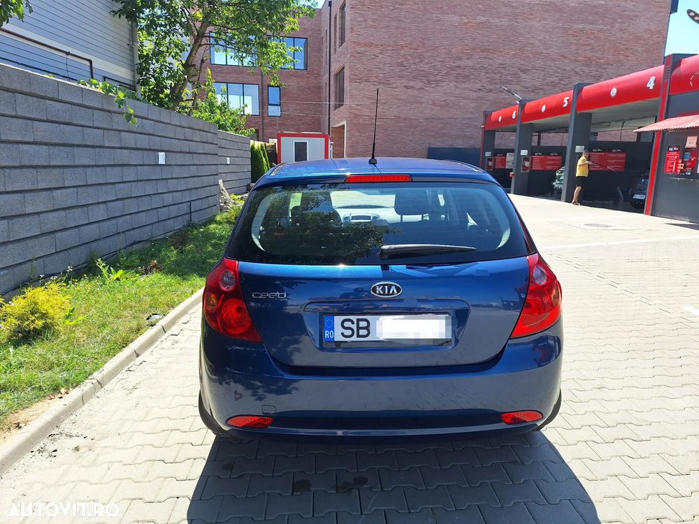 Kia Ceed - 10