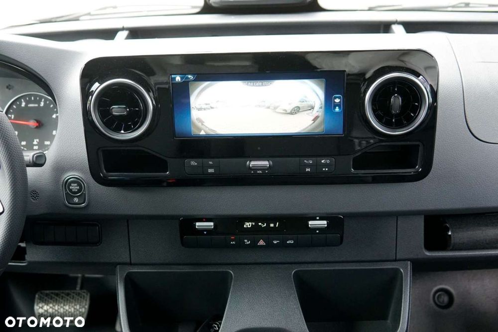Mercedes-Benz Sprinter - 14