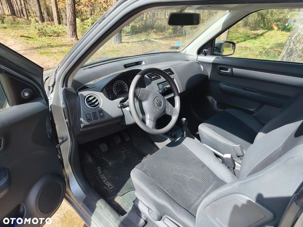 Suzuki Swift - 6
