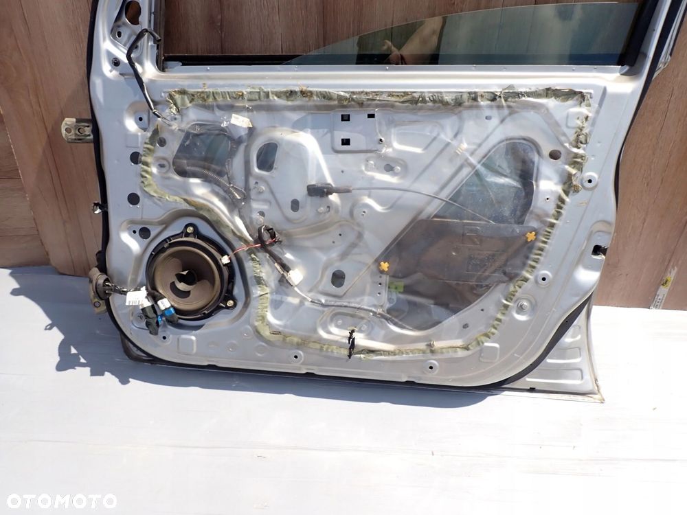 NISSAN NOTE E11 06-12 DRZWI PRZEDNIE PRAWE KY0 - 10