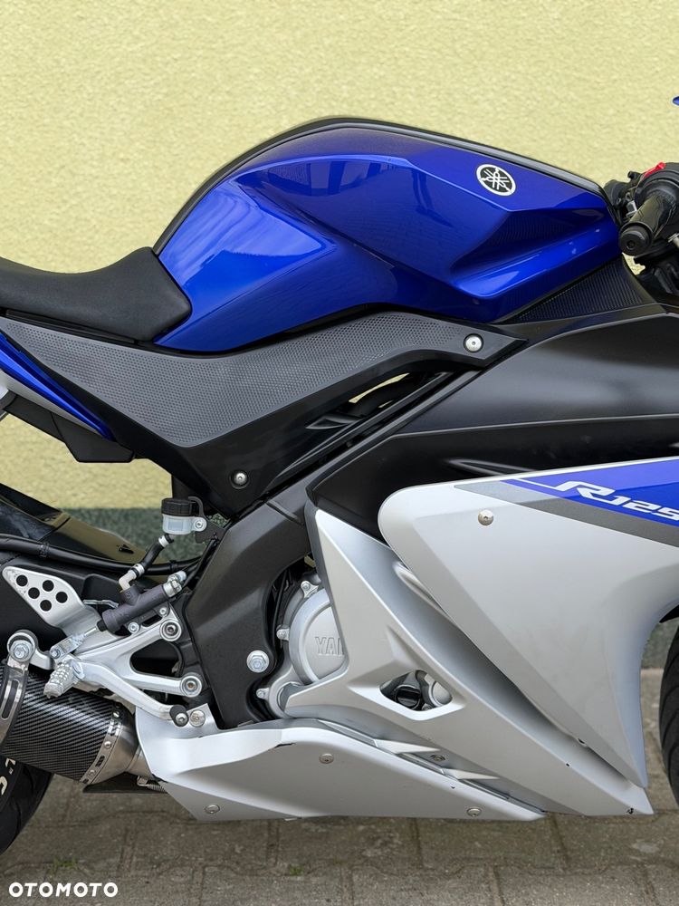 Yamaha YZF - 8