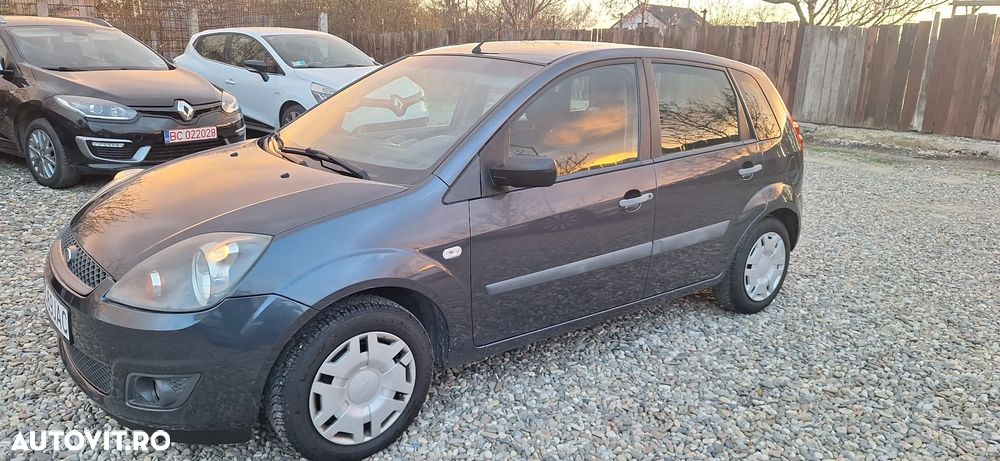 Ford Fiesta 1.25i Comfort - 11