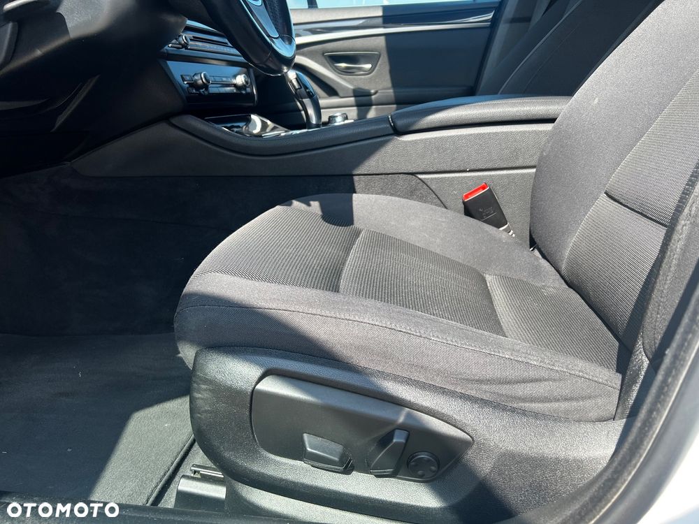 BMW Seria 5 520d - 7