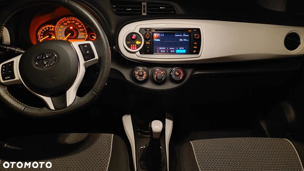 Toyota Yaris 1.33 Active EU6 - 10