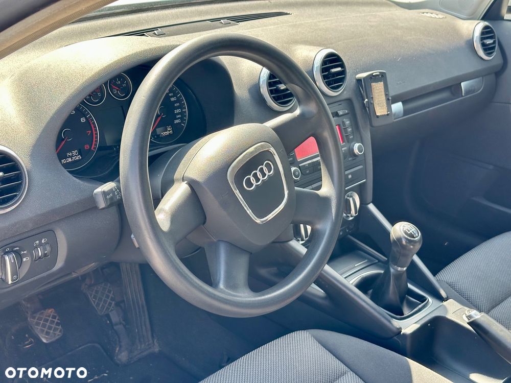 Audi A3 ver-1-6-ambition - 10