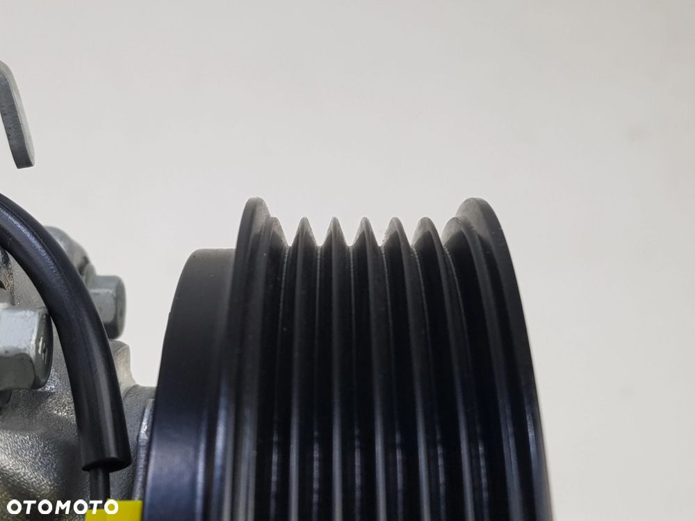 NOWA ORYGINALNA Sprężarka klimatyzacji Passat B8 Golf VIII 2.0 TDI - 8