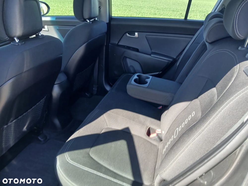Kia Sportage 1.7 CRDI 2WD ISG Dream-Team Edition - 25