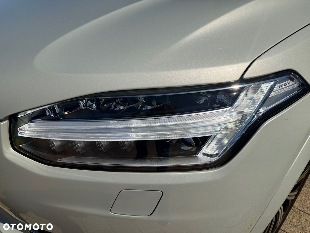 Volvo XC 90 - 9