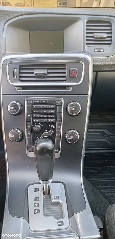 Volvo V60 D3 Geartronic Momentum - 8
